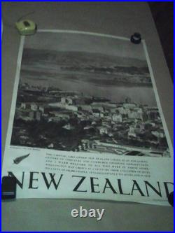 Lot 2Affiches anciennes NewZealand printed in England 50x76cm.très bons états